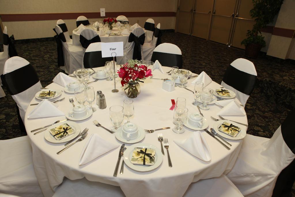 St. Albert Inn & Suites Saint Albert Exteriér fotografie
