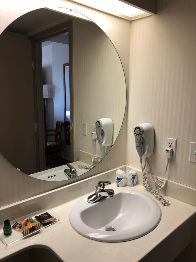 St. Albert Inn & Suites Saint Albert Exteriér fotografie